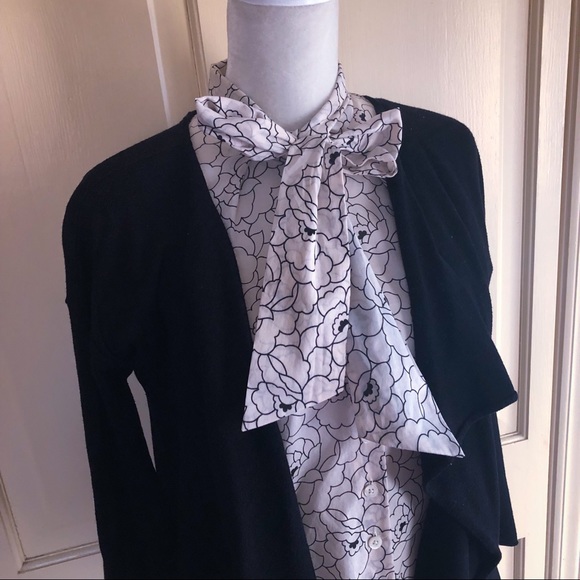 SOLD | Brooks Brothers | Floral Blouse - Picture 2 of 7